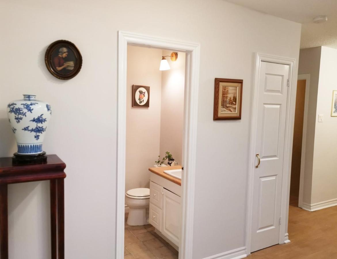 Cozy Private Rm Heart Of North York Free Parking Full Kitchen Close To Downtown Apartment โตรอนโต ภายนอก รูปภาพ