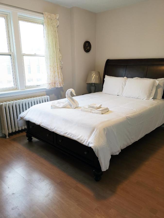 Cozy Private Rm Heart Of North York Free Parking Full Kitchen Close To Downtown Apartment โตรอนโต ภายนอก รูปภาพ